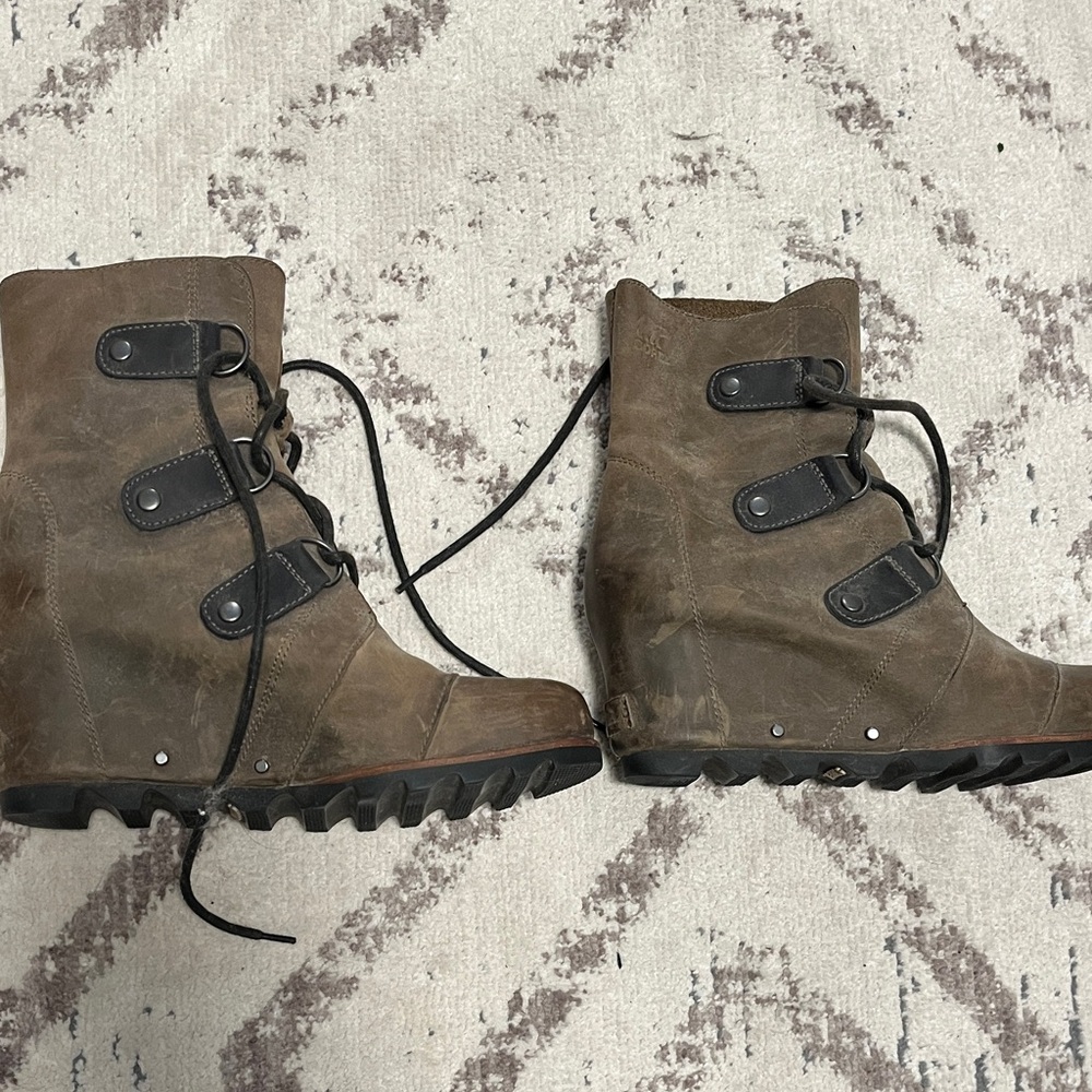 Sorel wedge boots